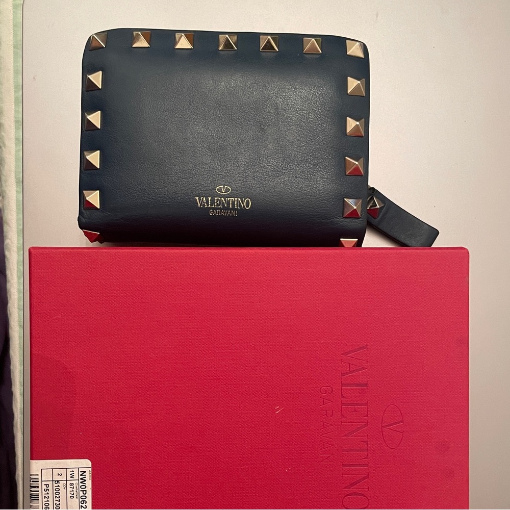 <SOLD> Valentino Garavani Wallet